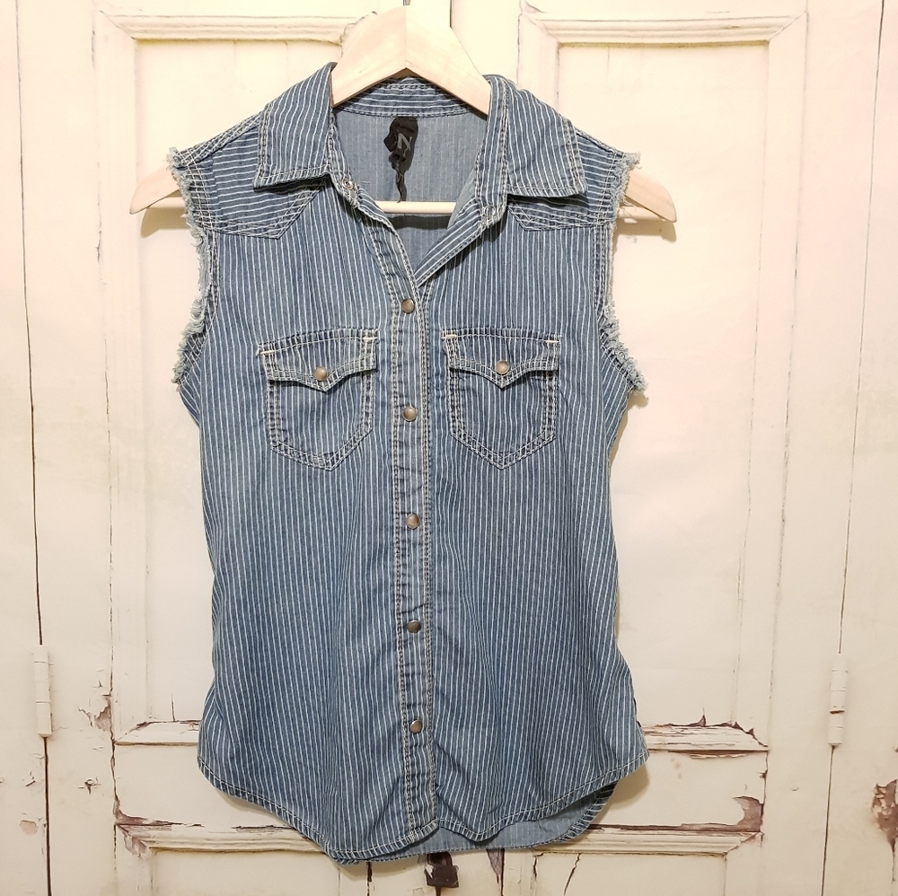 Blue white stripe sleeveless snap-down tank XS
